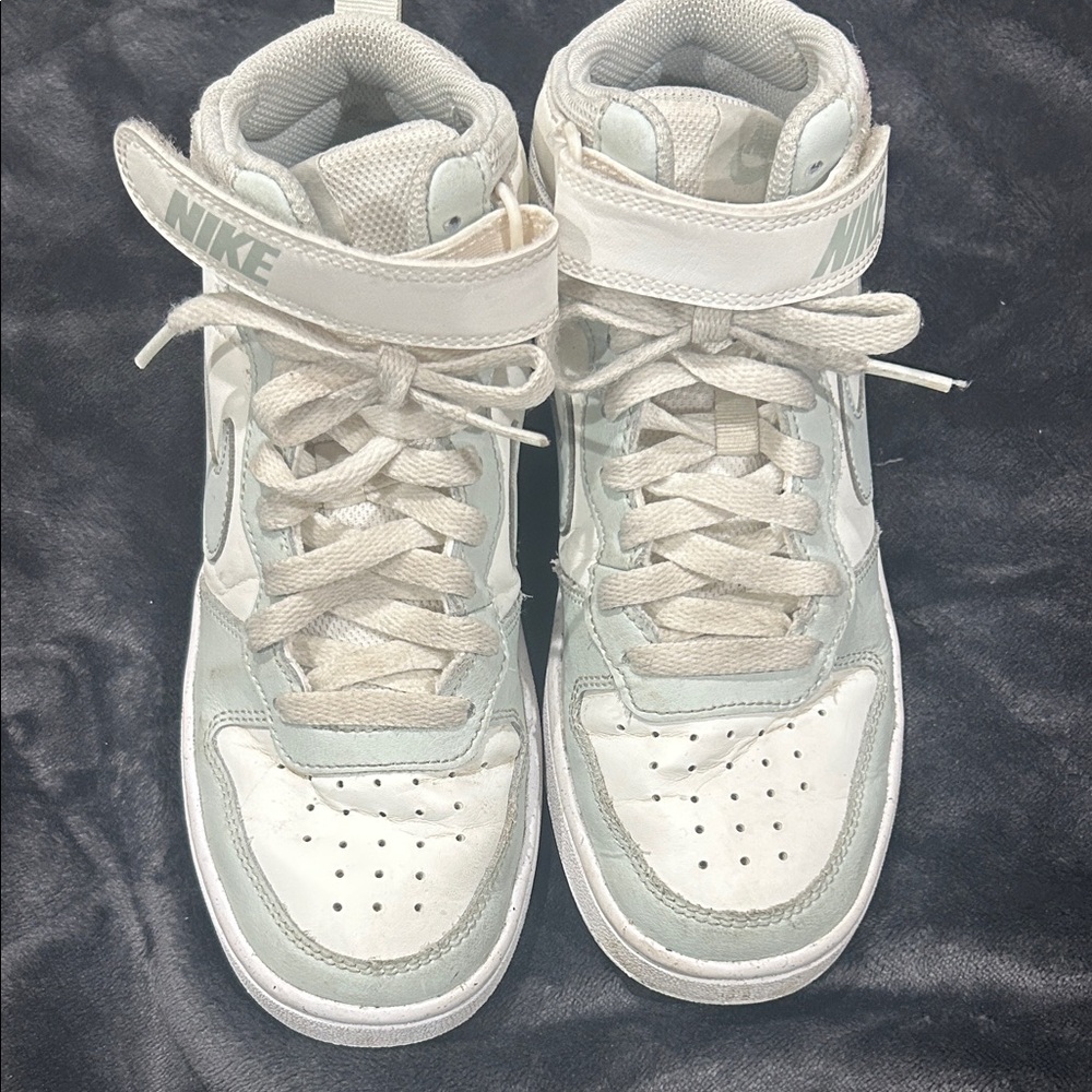 Nike Kids High-Top Sneakers - White and Light Gray